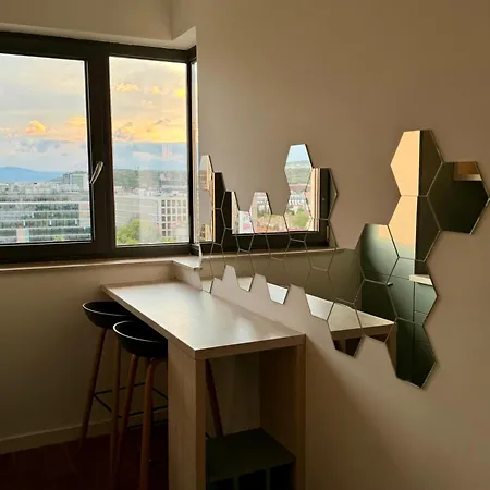 Apartment Homeland View